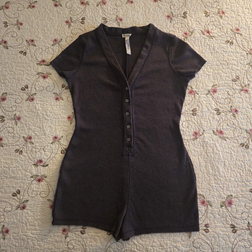 Intimately Sleep/Lounge Romper Size Small